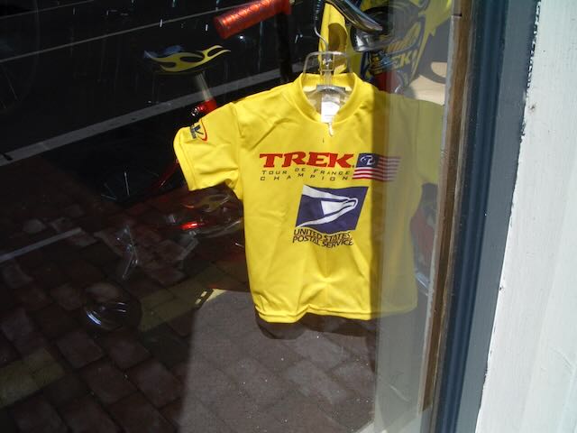 A tiny yellow cycling jersey